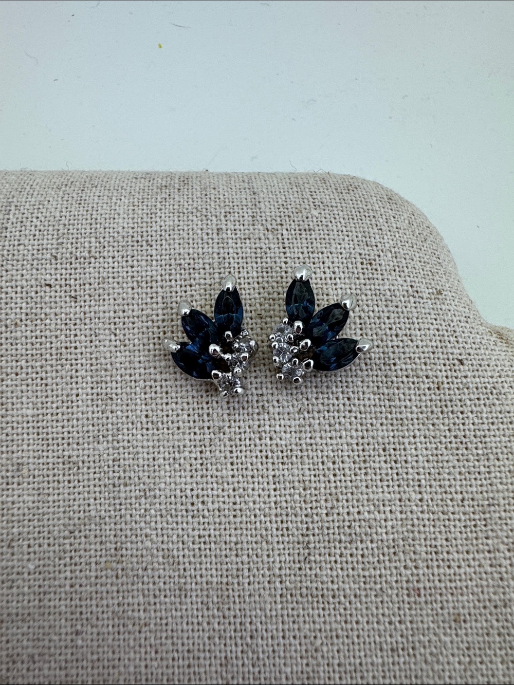 💛 Classic White Gold Plated Navy Crystal Cluster Stud Earrings | Glamour